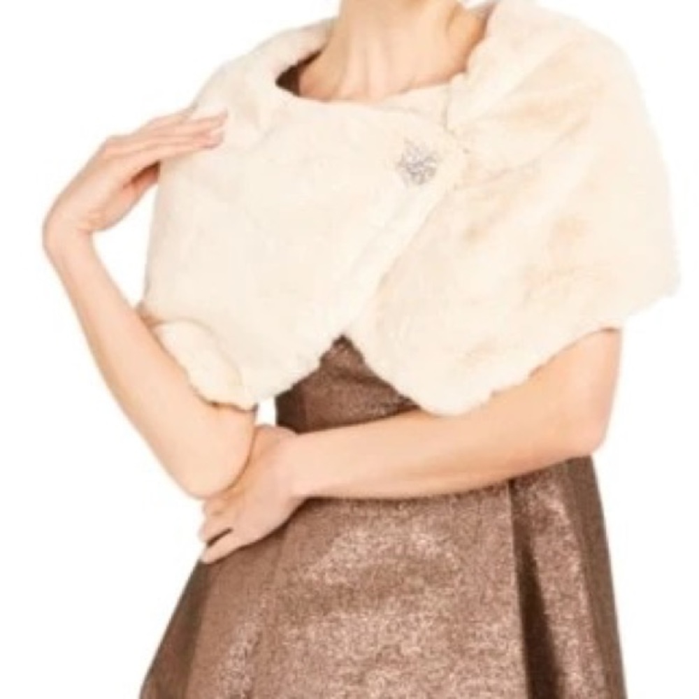 Tahari ASL Women's Faux-Fur Shrug Jacket